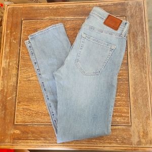 NWOT* FREE SHIPPING!!- Abercrombie & Fitch Slim 29W 30L light blue Denim